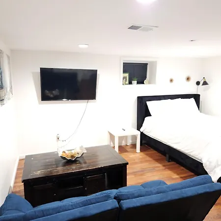 Lovely Private 2 Bedroom Suite Near Ewr/Nyc Newark Exterior photo